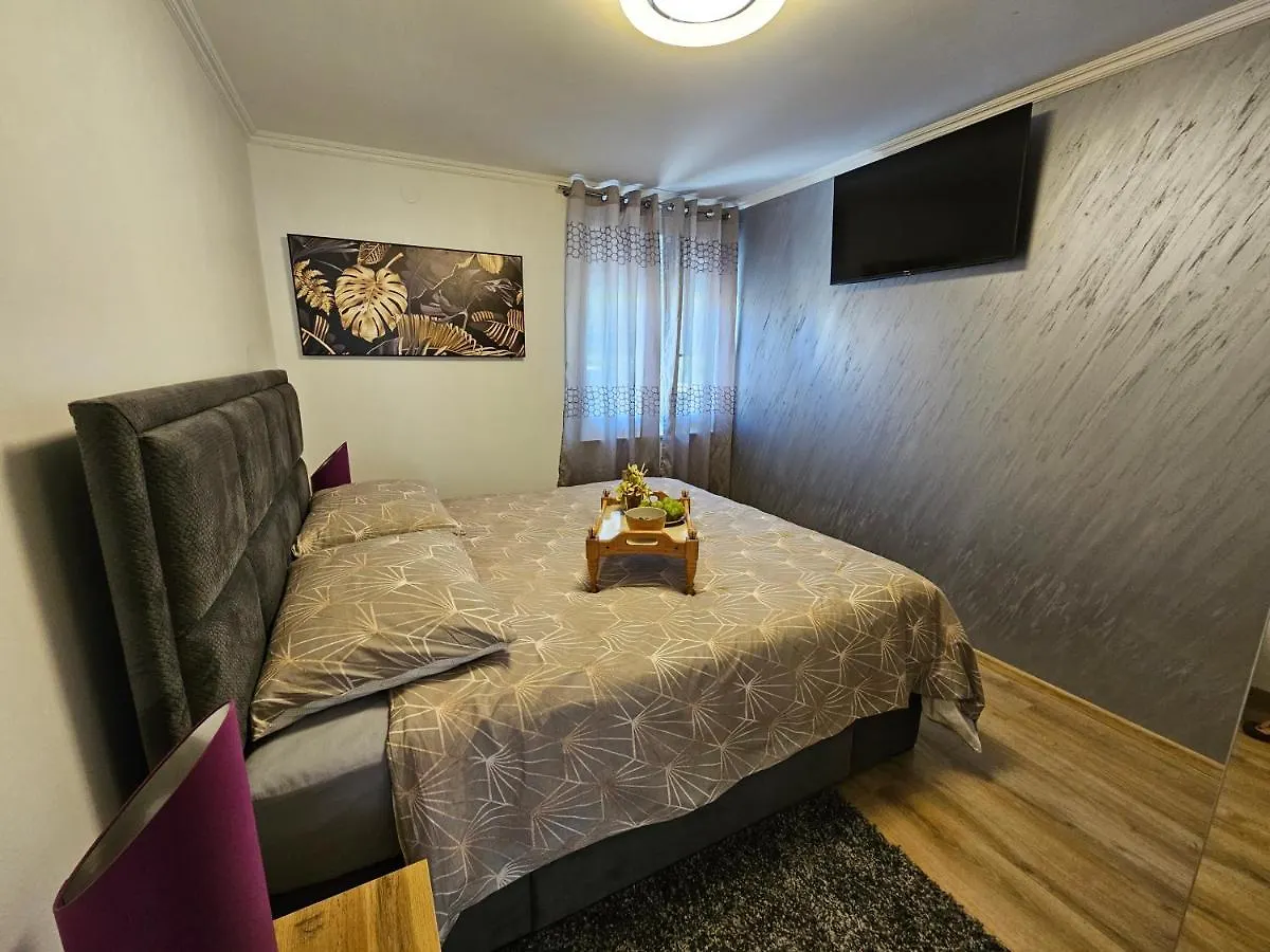 شقة Apartmani Dado Čavle